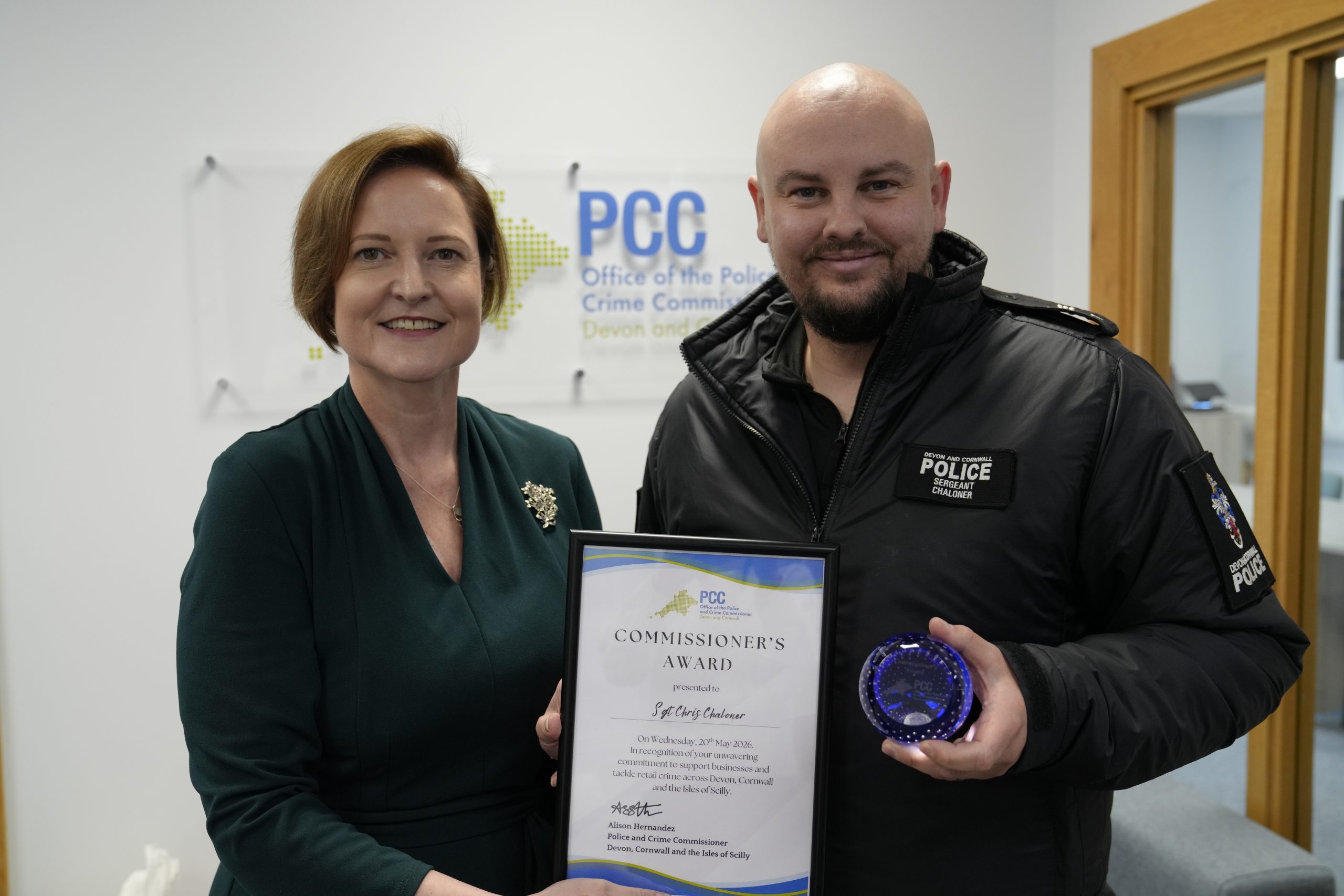 Sgt Chris Chaloner receiving his Commissioner's Award